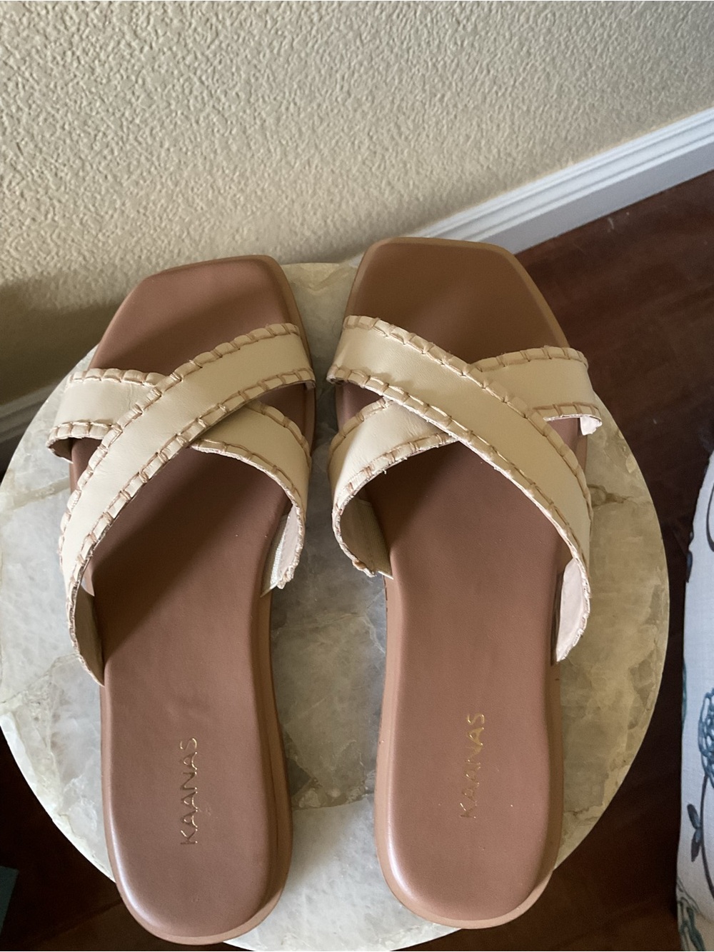KAANAS Cross-Over Slide Sandals Size 7 NWT